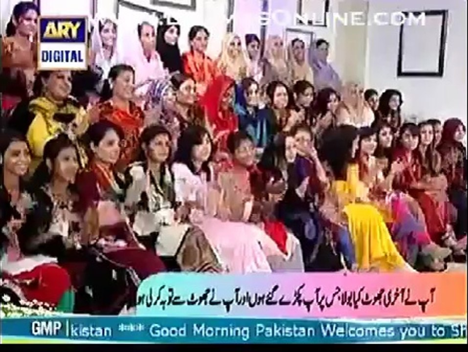 Nida Yasir telling about the most common bemari of Pakistani public and telling how she wished her husband on their 12th wedding aniversary