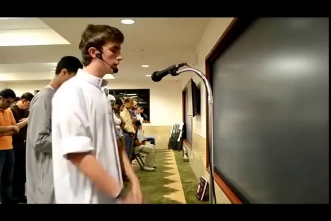 Jeune bosniaque récite Sourate Mariam (Marie)