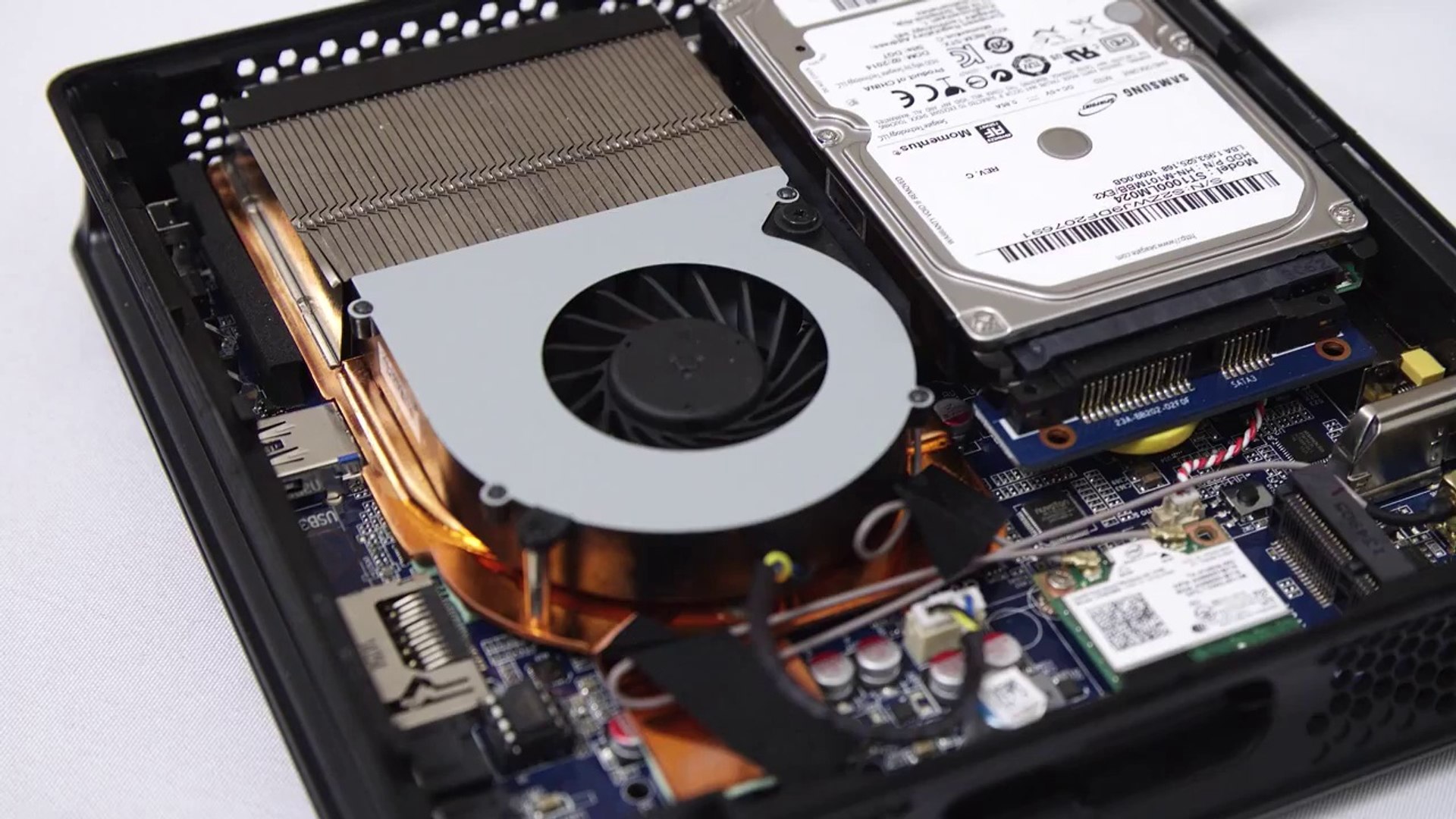 ⁣Zotac Zbox EN760 Super Tiny Gaming PC