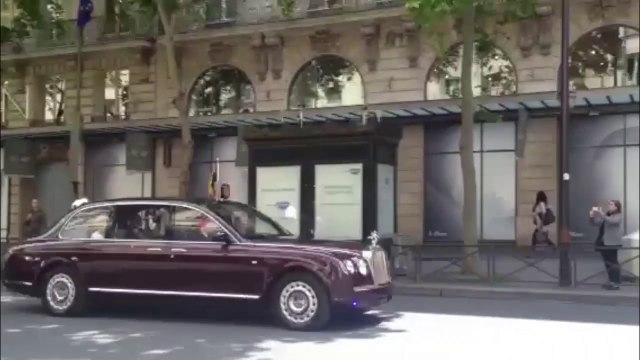 La Reine Elizabeth II est à Paris