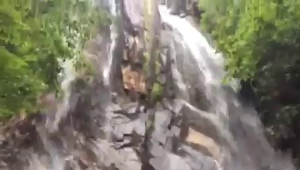 入日の滝