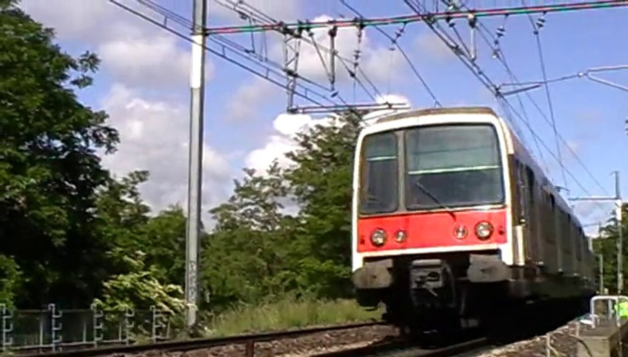 MI84 : Entre les gares du Vésinet Le Pecq et Saint Germain en Laye sur la ligne A du RER