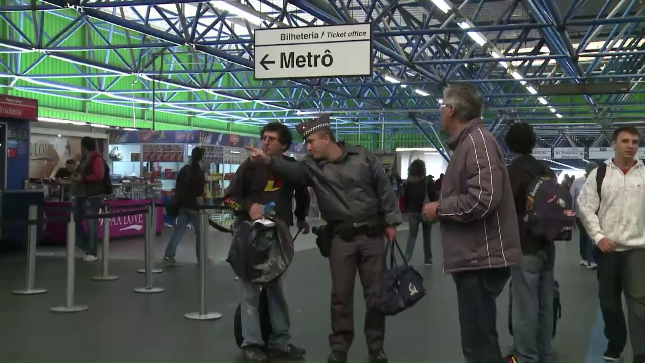 Brésil: grève du métro à Sao Paulo à une semaine du Mondial