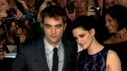 Robert Pattinson Still Talks to Kristen Stewart