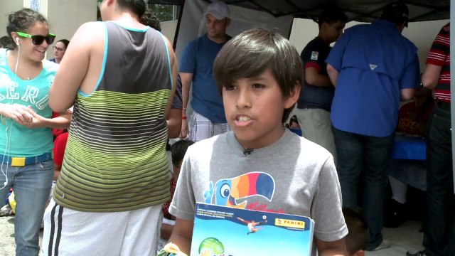 Mondial 2014: en Floride, la course aux autocollants panini