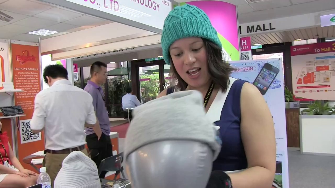Speaker Hat & Bluetooth Gloves at Computex 2014