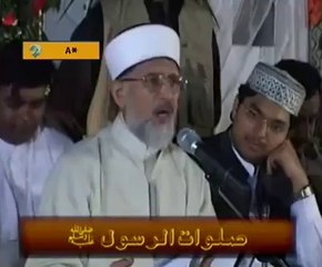 Download Video: Heavenly Voice ~ Dr. Tahir ul Qadri reciting Naat wriiten by Sahabi e Rasool (SAWS.) Hazrat Hassaan Bin Saabit (RA.)