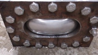 Hydroformage dans simple trou oblong: tôle inox 1.5mm pression 150bar
