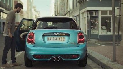 La Mini 5 portes a de l'humour : il va falloir s'adapter !