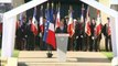 D-Day: Hollande rend hommage aux 20.000 morts civils en Normandie