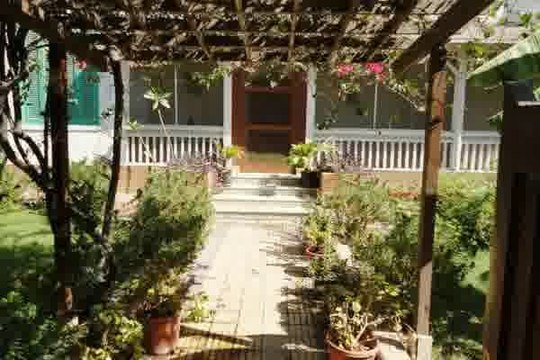 Unfurnished Villa for Rent in Maadi Sarayat with Private Garden Swimming Pool.