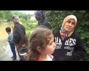 TAŞMA AŞAMASINA GELEN BARAJIN KAPAKLARI AÇILACAĞI İÇİN 50 EV BOŞALTILDI