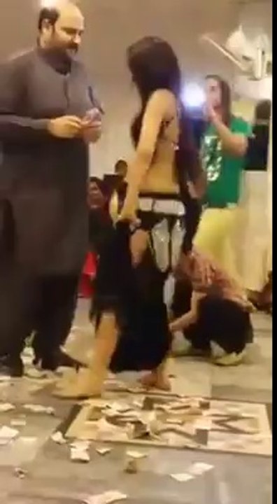 mujra in lahore