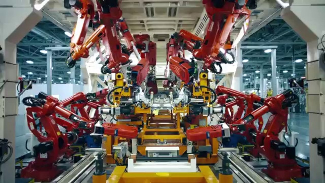 All-New 2015 Chrysler 200 Commercial - Born Makers -60