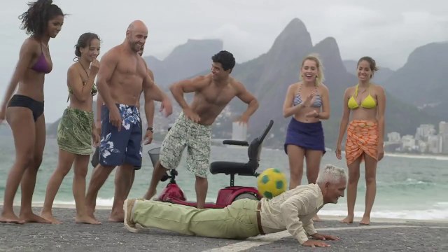 Des trick shots de foot por la pub McDonald's GOL! FIFA coupe du monde - Brésil 2014