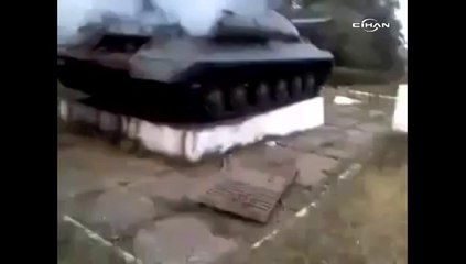 Ukrayna’daki milisler 2. Dünya Savaşı’ndan kalma tankı çalıştırdı