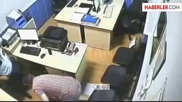 Karakolda Dövülen Kadına 8, Polislere 1 Yıl Hapis