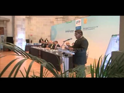 entrega de botones de#4C62C