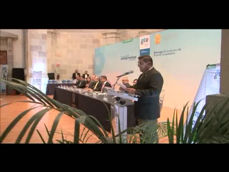 entrega de botones de#4C62C