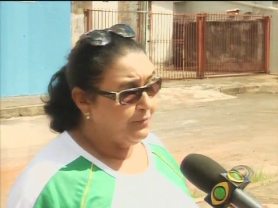 JOVEM É BALEADO EM FRENTE AO CENTRO DE ENSINO 6