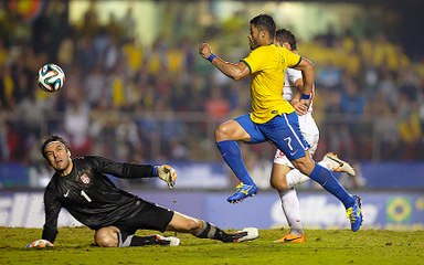 Fred marca e Brasil vence a Sérvia no Morumbi