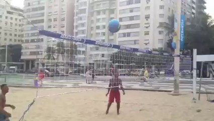 Magic_Ball stin Copacabana