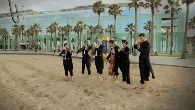 TV3 - 33 recomana - OBC. Música d'una nit d'estiu a la platja. Platja de Sant Sebastià. Barcelona