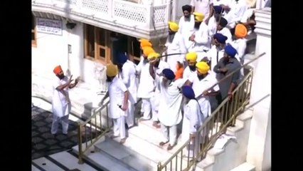 Sword fights erupt at Sikh temple