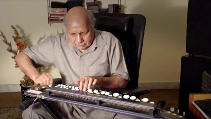 GHAR AAYA MERA PARDESI - 1951 - on Banjo - Prof. Qasim Hasan Zaidi
