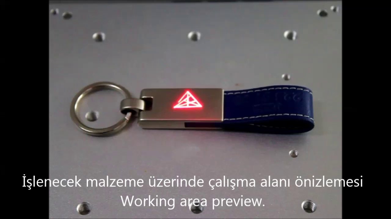 Anahtarlık üzerine lazer markalama.