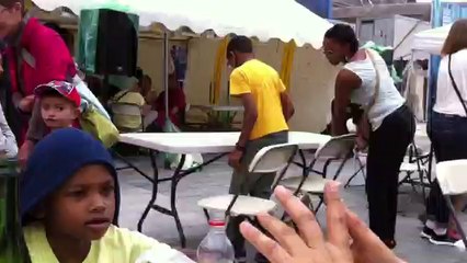 Fête de la Bretagne à Saint-Denis. Devant la Basilique...