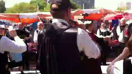 Fête de la Bretagne à Saint-Denis. Sur la place du 8-mai-1945