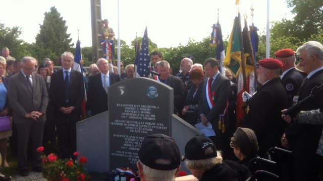 Hommage aux infirmiers Robert E. Wright