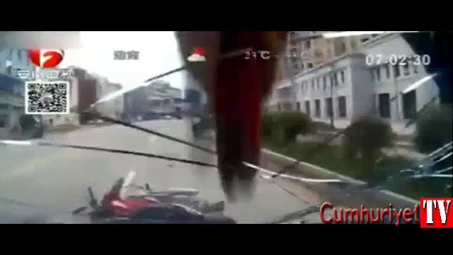 Korkunç kaza anı böyle görüntülendi