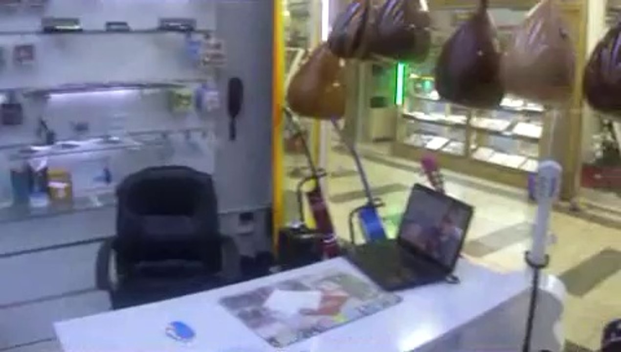 AŞIK ERCAN MÜZİK MERKEZİNDEN (MAZLUM PEKTAŞ_ HİÇMİ DİNMEYECEK GÖZÜM YAŞLARI)