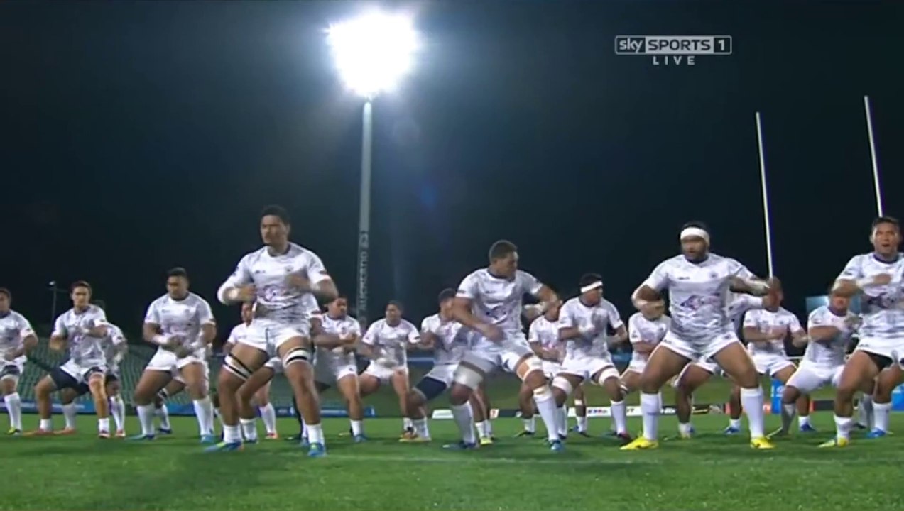 L’impressionnant duel de haka entre les Baby blacks et les jeunes samoans