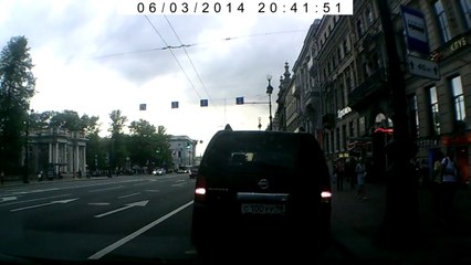 Un bus se crash dans un abris