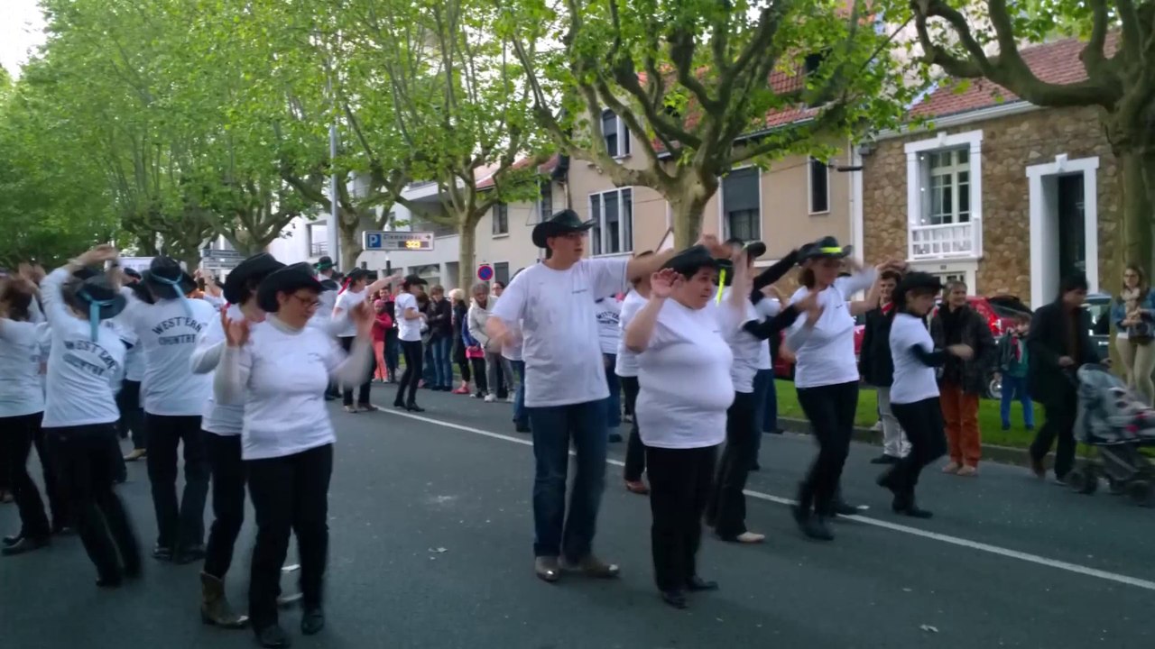 PARADE DE RUE 24 MAI 2014