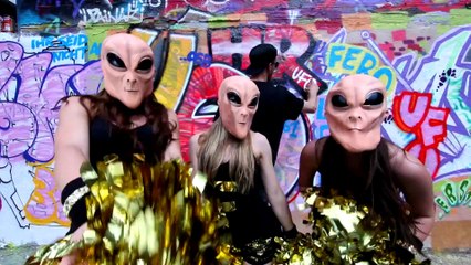 Ufo361 - U.F.O. __ prod. by KD Supier (16BARS.TV PREMIERE)