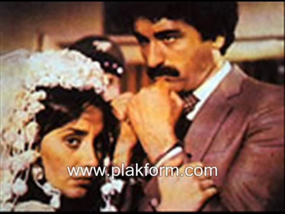 İbrahim Tatlıses - Yalnızım Dostlarım