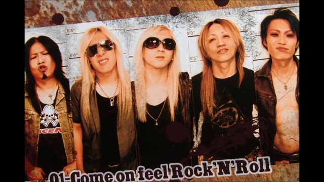 LIPSTICK SCANDAL honey and trap