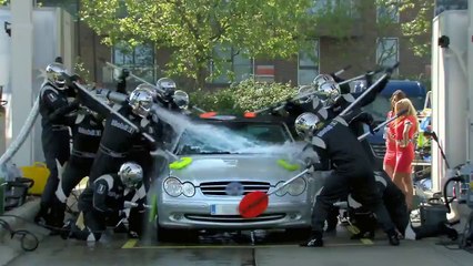 Lavomatique en mode Formule 1... Blague énorme au car wash!