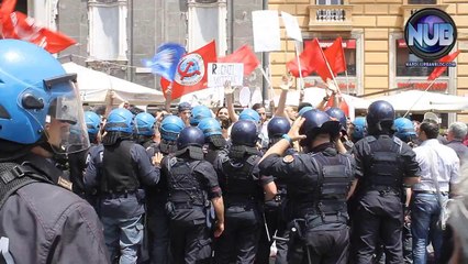 Renzi contestato Repubblica delle Idee