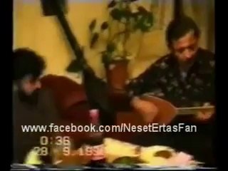 Neşet Ertaş - Nerde Ne Arıyon Divane Gönül (yıl 1990)