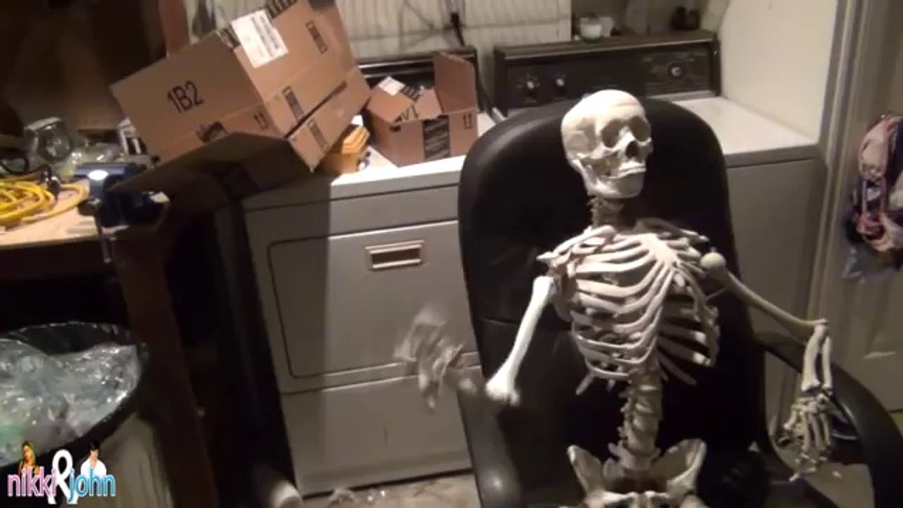 Skeleton in Bed Prank