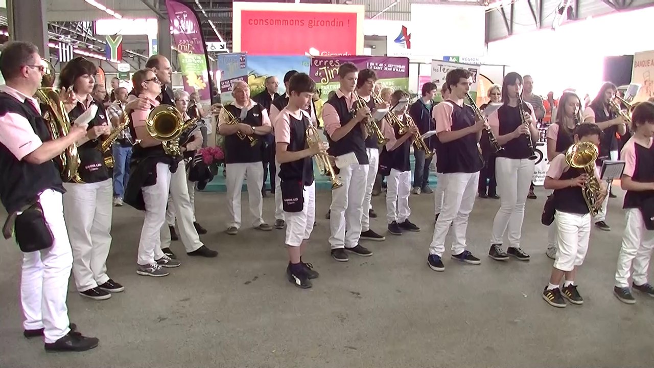 Macarenas - BAND'A LEO JUNIOR