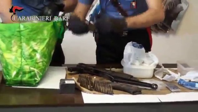 Trovano in casa un fucile mitragliatore Kalashnikov, è accaduto a Molfetta
