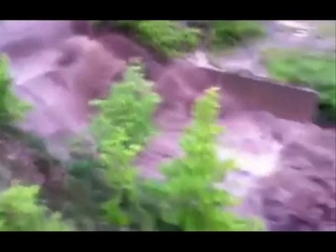 Geyve-seli-karaçay-karakaya-boğazından-gelen-sel-