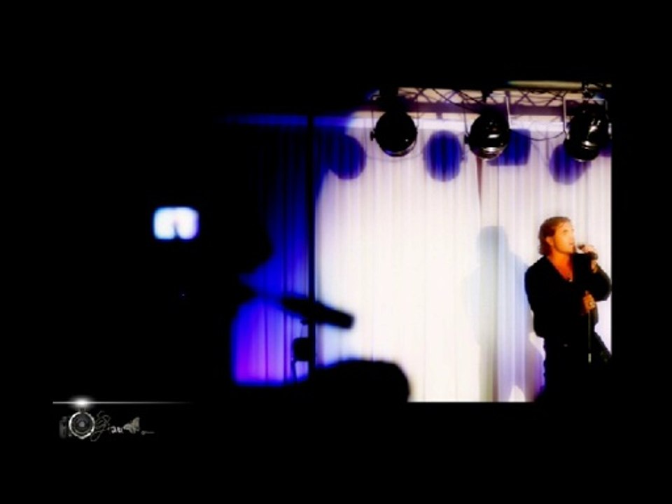 i'm gonna sit right down and cry over you