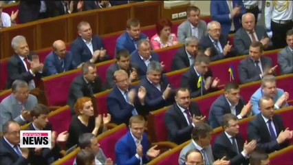 Ukraine's new president promises not to give up on Crimea